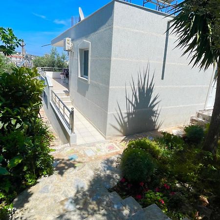 Guesthouse Shehu Ksamil Kültér fotó